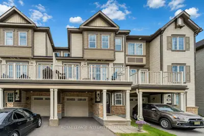 Att/Row/Townhouse in Stittsville - Munster - Richmond