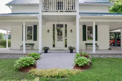 2434 OLD MUSKOKA Road, Huntsville, ON P0B 1M0