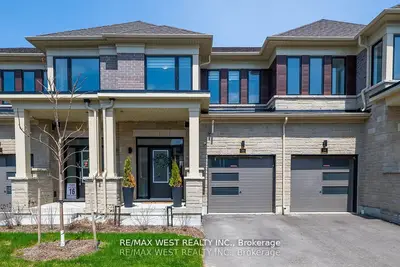 Att/Row/Townhouse in Kawartha Lakes