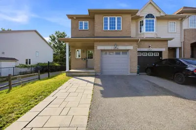 Att/Row/Townhouse in Orleans - Convent Glen and Area