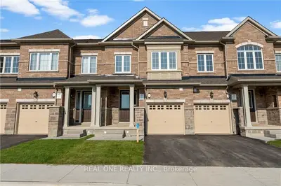 Att/Row/Townhouse in Hamilton