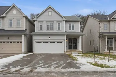 Detached in Niagara Falls