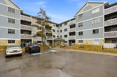 Condo Apartment in Cityview - Parkwoods Hills - Rideau Shore
