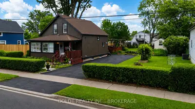 Detached in Fort Erie