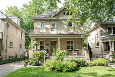 Detached in Stratford
