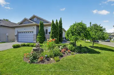 Detached in Brockville