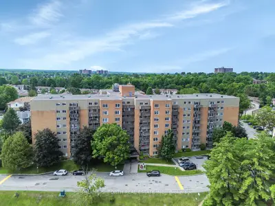Condo Apartment in Beacon Hill North - South and Area