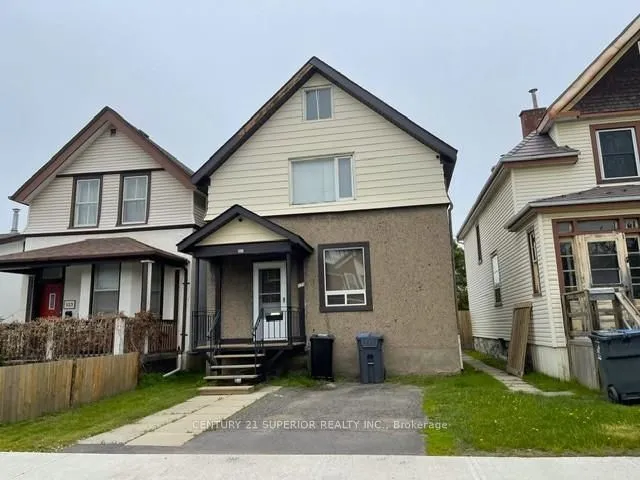 Detached in Thunder Bay