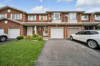 Att/Row/Townhouse in Hamilton