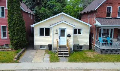 Detached in North Bay