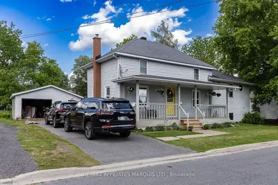 Detached in South Dundas
