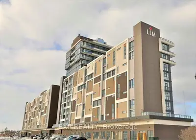 Condo Apartment in Grimsby