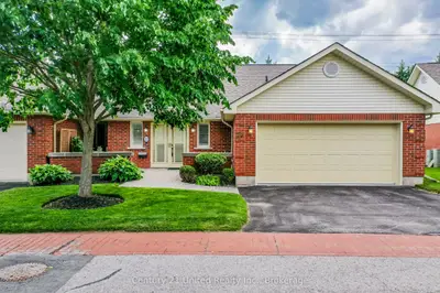 Condo Townhouse in Peterborough