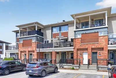 Condo Townhouse in Kanata