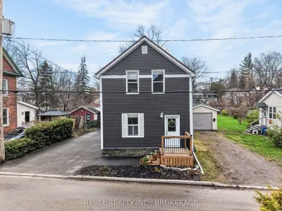 Detached in Brockville