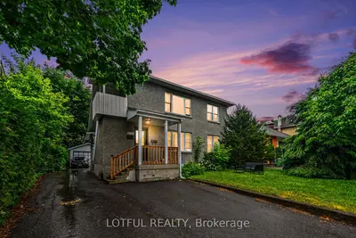 Triplex in Billings Bridge - Riverside Park and Area