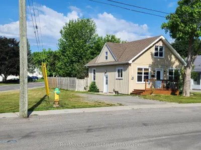 Detached in Belleville