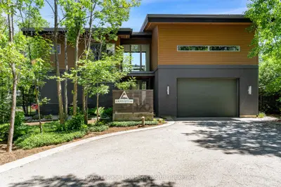 Detached in Blue Mountains