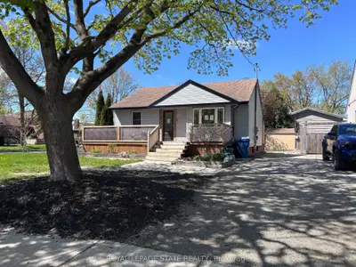 Detached in Stratford