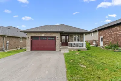 Detached in Asphodel-Norwood