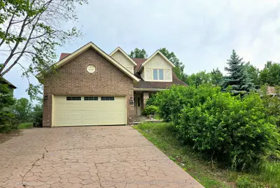 Detached in North Bay