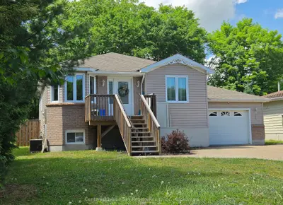Detached in North Bay