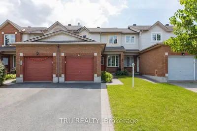Att/Row/Townhouse in Hunt Club - South Keys and Area