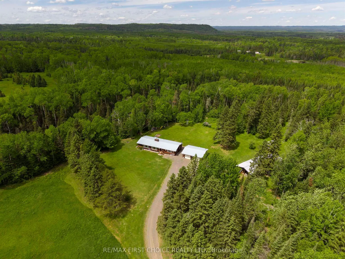 Detached in Neebing