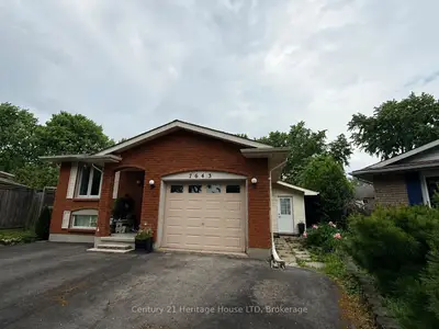Detached in Niagara Falls