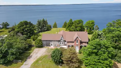 Detached in Prince Edward County