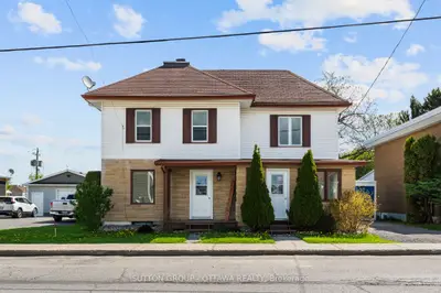 Detached in Russell