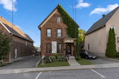 32 St. Andrew Street, Brockville, On K6v 4x4
