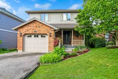 Detached in Woodstock