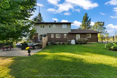 28 ANGLICAN CHURCH Road, Rideau Lakes, ON K0G 1L0