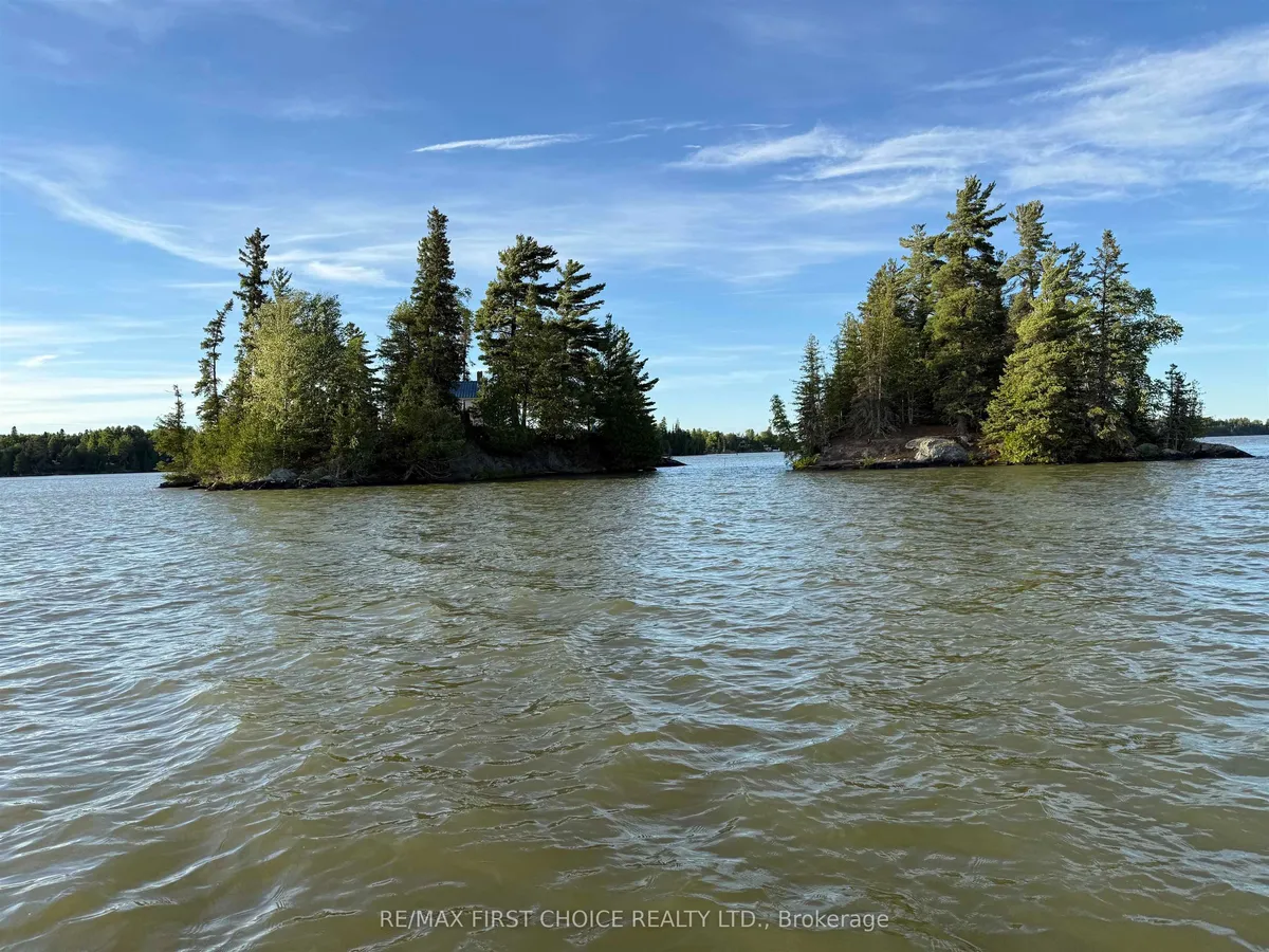 Detached in Kenora Remote Area