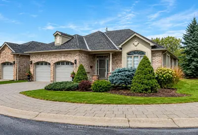 Detached Condo in London North