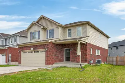 Detached in Thorold