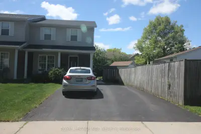 Semi-Detached in Niagara Falls