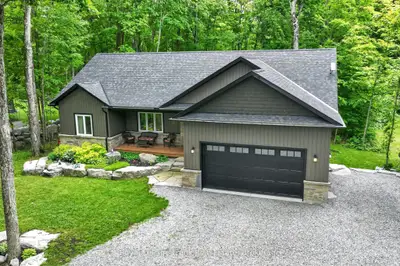 30 Teds Lane, Trent Lakes, On K0l 1j0
