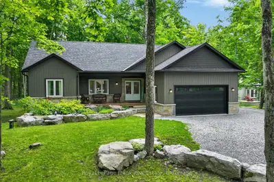 30 Teds Lane, Trent Lakes, On K0l 1j0
