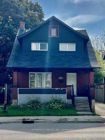 Triplex in London East