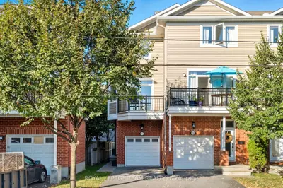 Att/Row/Townhouse in Billings Bridge - Riverside Park and Area