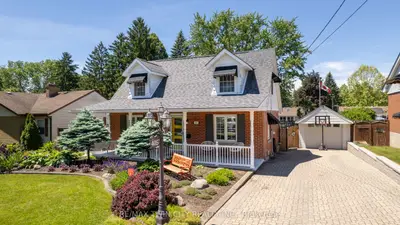 Detached in Woodstock