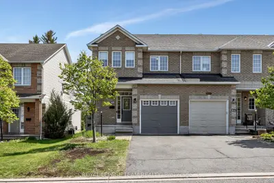 Att/Row/Townhouse in Stittsville - Munster - Richmond