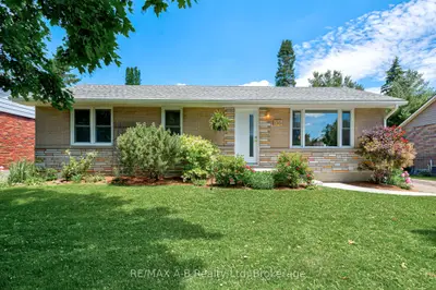 Detached in Stratford