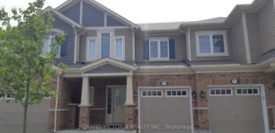 Att/Row/Townhouse in Hamilton