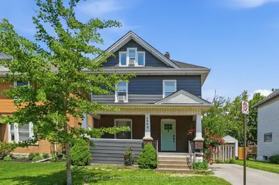Detached in Niagara Falls