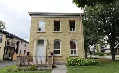 Detached in Woodstock