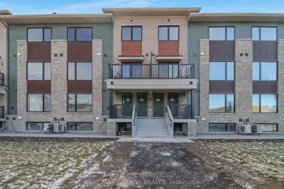 Condo Apartment in Barrhaven