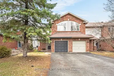 Att/Row/Townhouse in Kanata